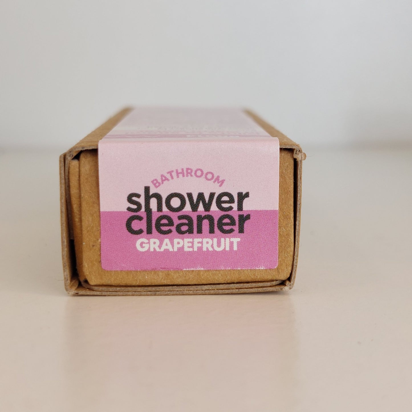 Iron & Velvet - shower spray - grapefruit - Blueberry Den