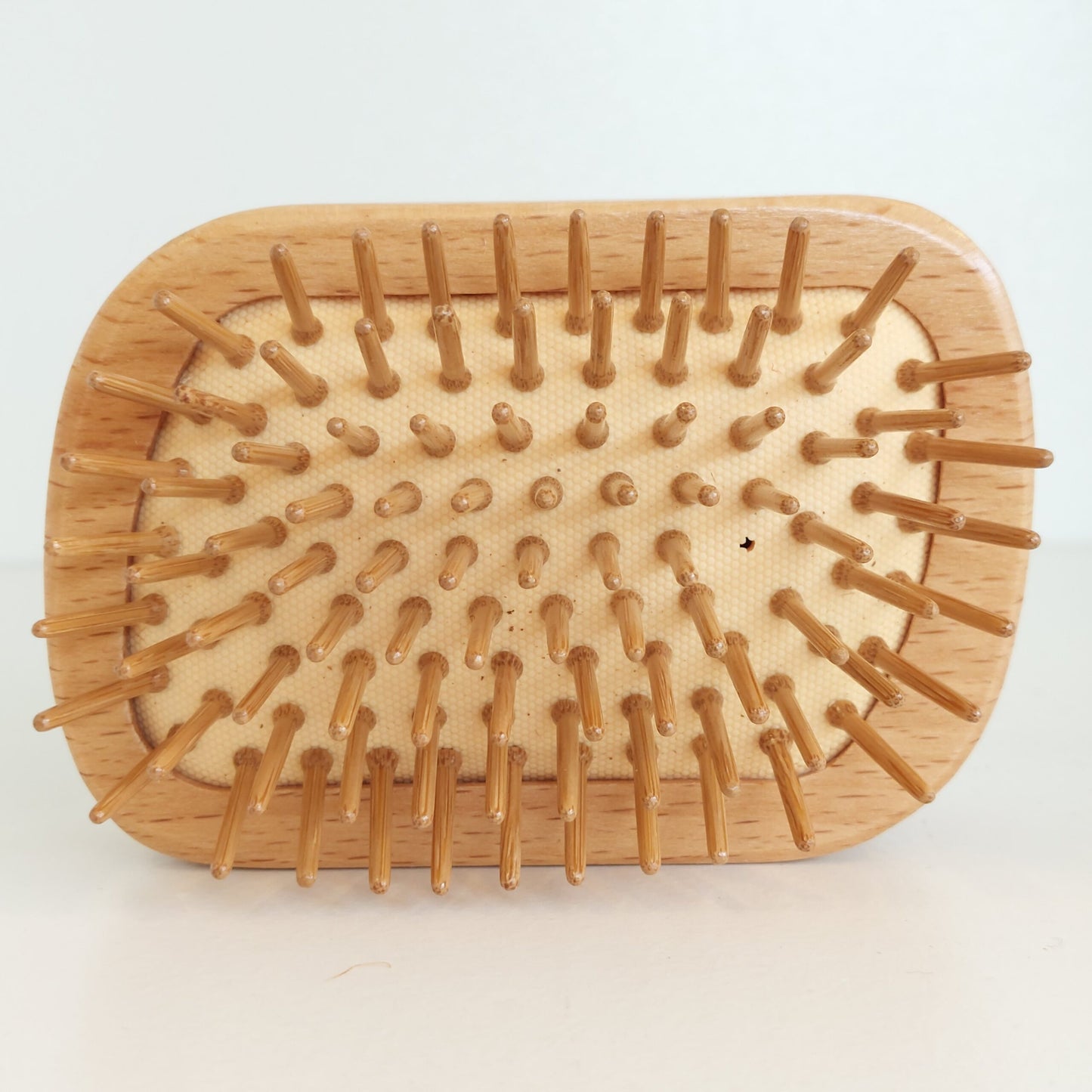 Detangling hairbrush