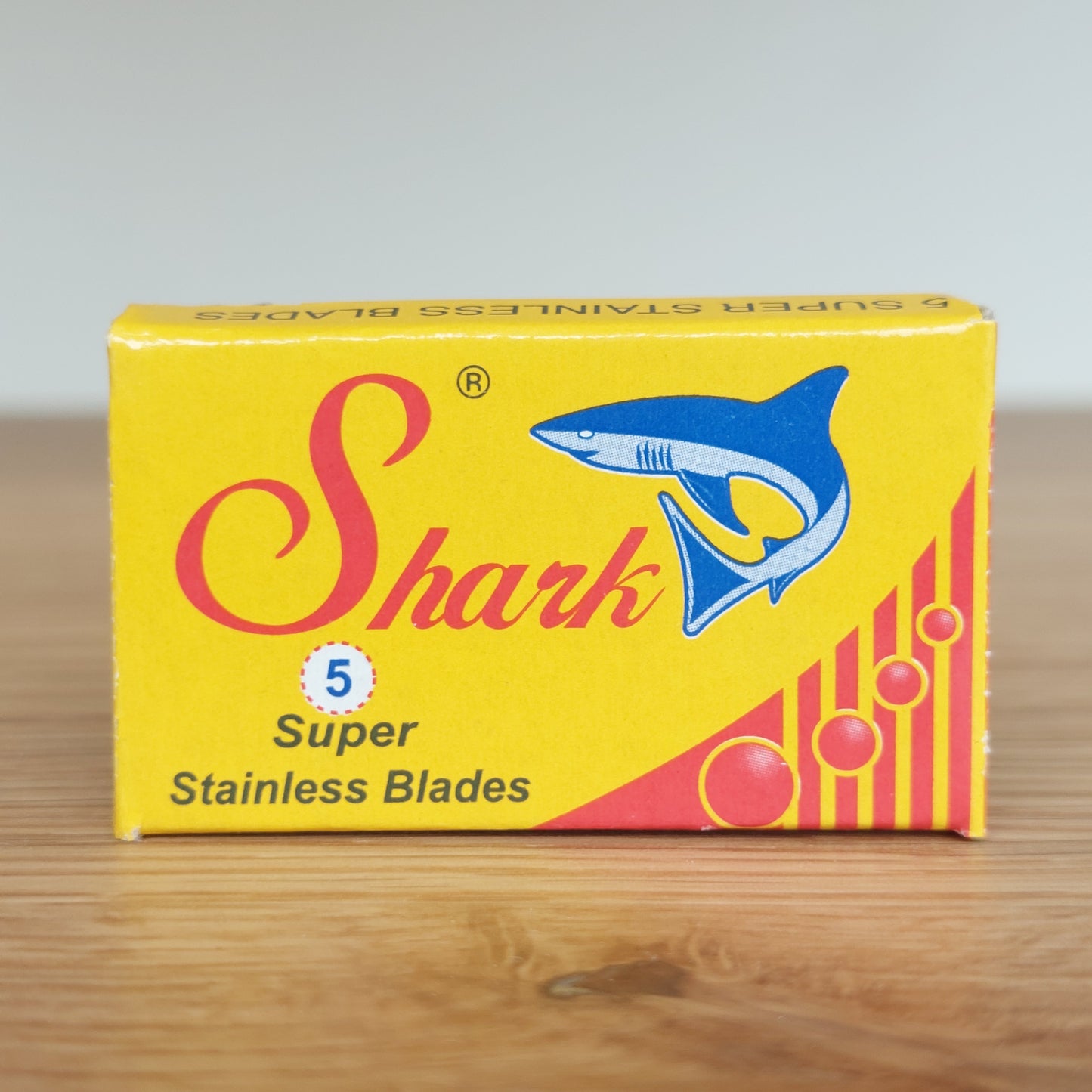 Stainless steel razor blades